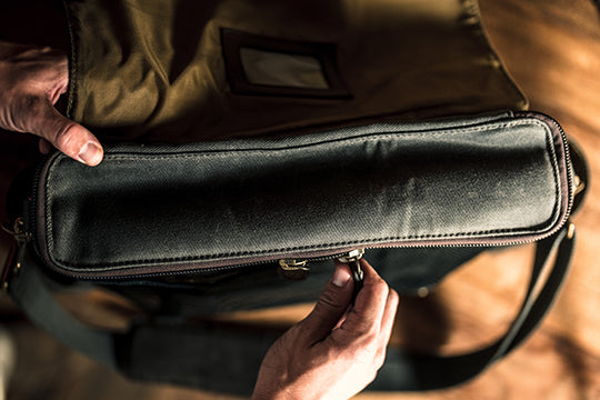 COMMONWEALTH FIELD BAG