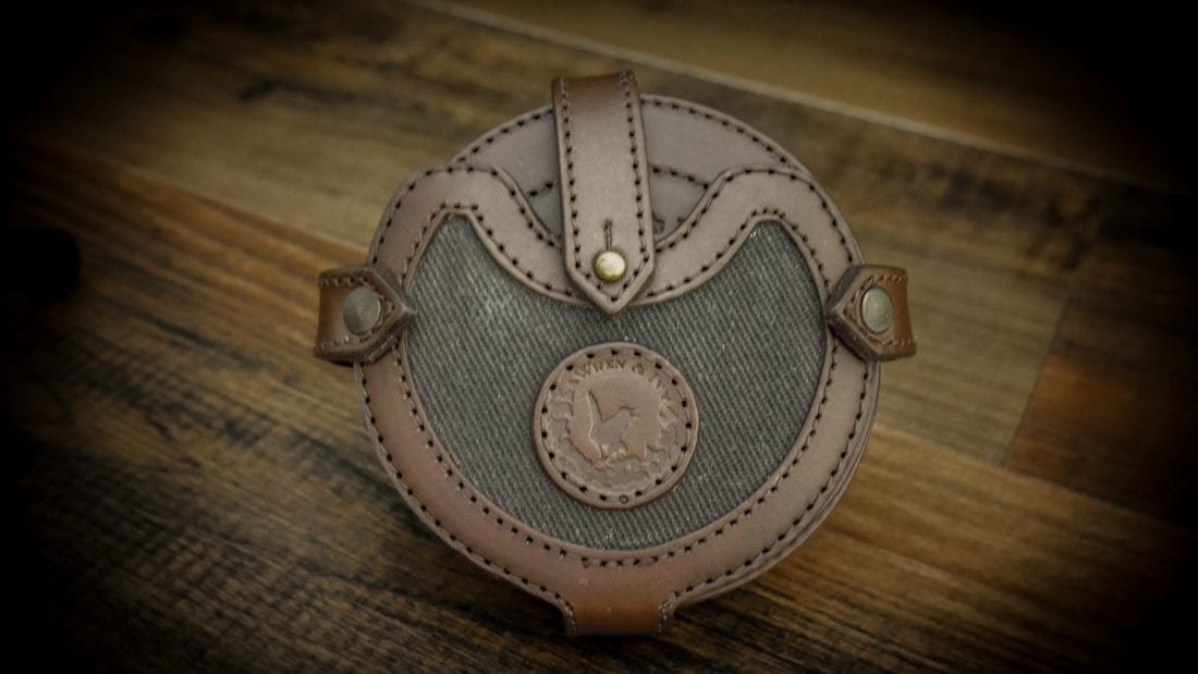 ESSENTIALS CYA LEATHER TRIVET SET