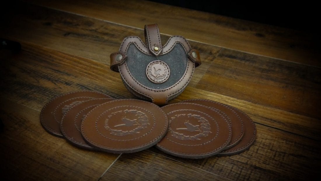 ESSENTIALS CYA LEATHER TRIVET SET