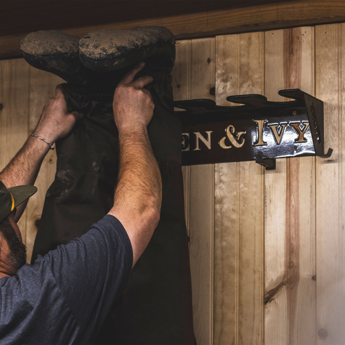 Wader Rack WALLHANGER BOOT & WADER RACK